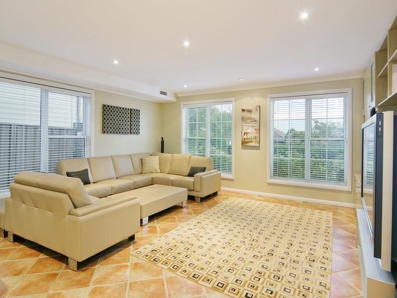 102 MacQuarie Street, Greenacre NSW 2190