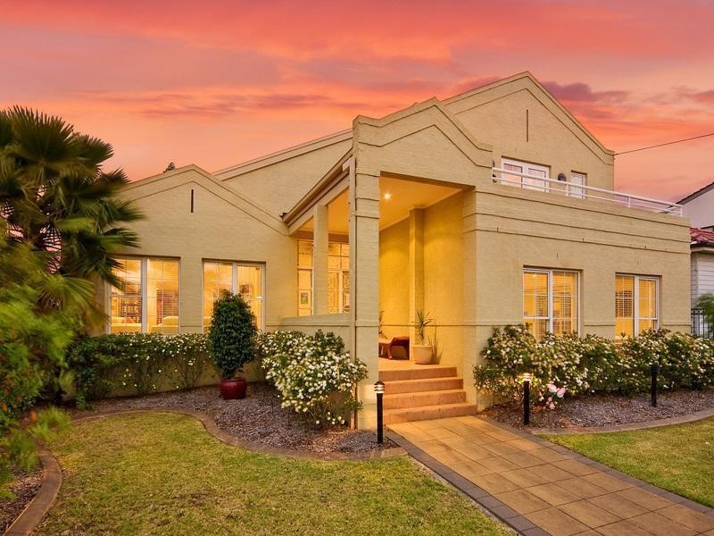 102 MacQuarie Street, Greenacre NSW 2190