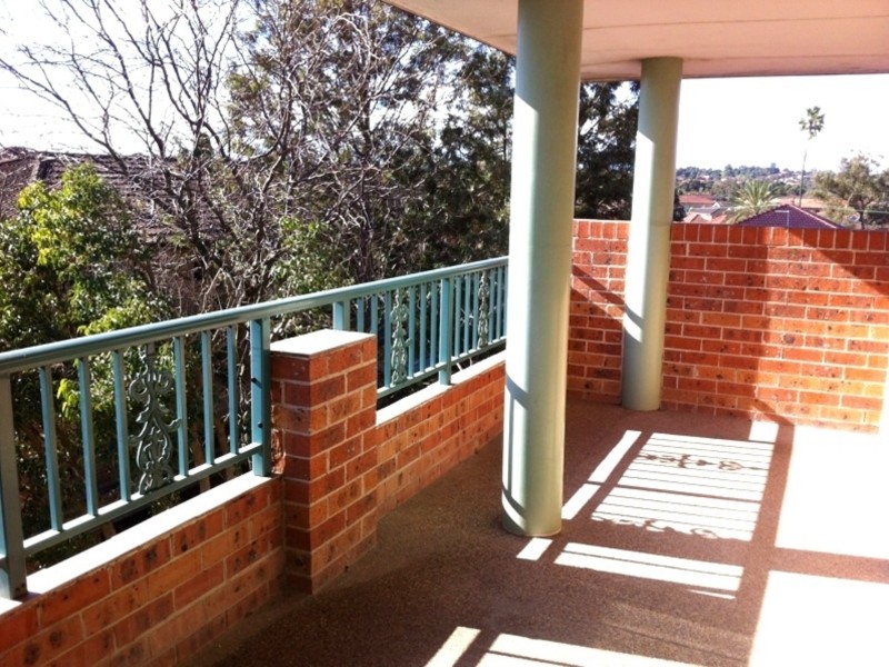 12/5 Eighth Avenue, Campsie NSW 2194
