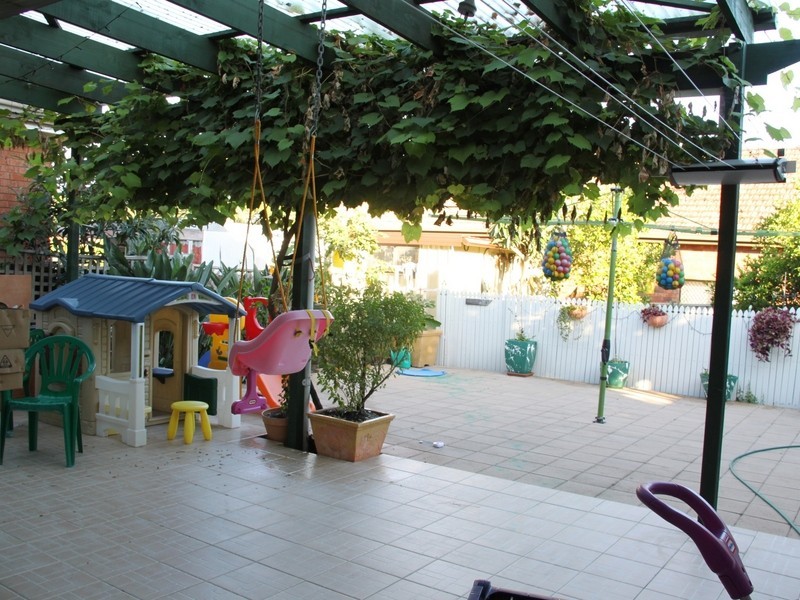 8 Albert St, Campsie NSW 2194