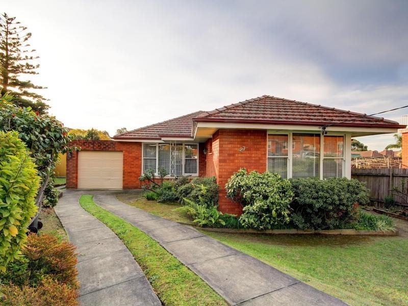 27 Bungalow St, Roselands NSW 2196