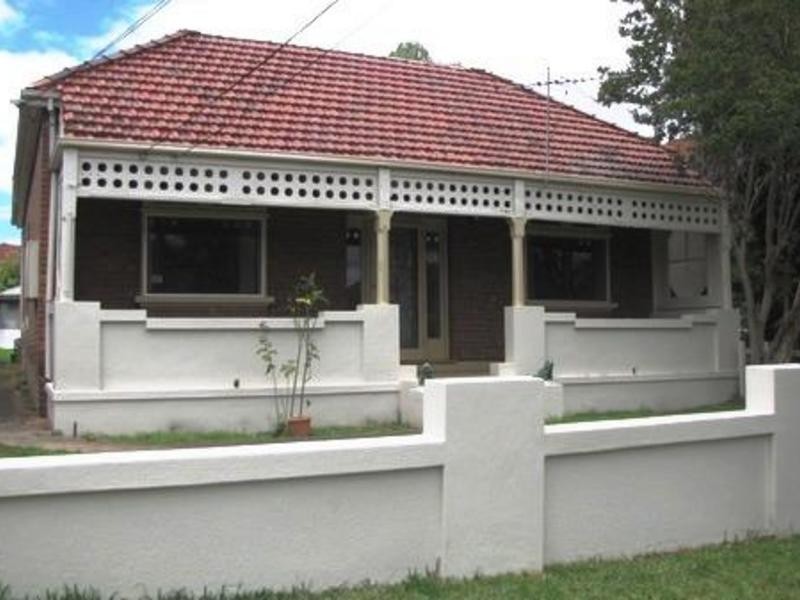 72 Amy St, Campsie NSW 2194