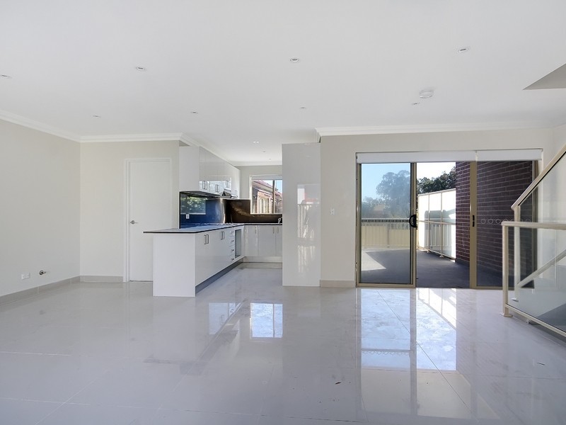 16 Nicholas Ave, Campsie NSW 2194