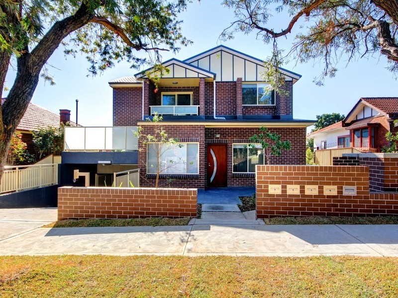16 Nicholas Ave, Campsie NSW 2194