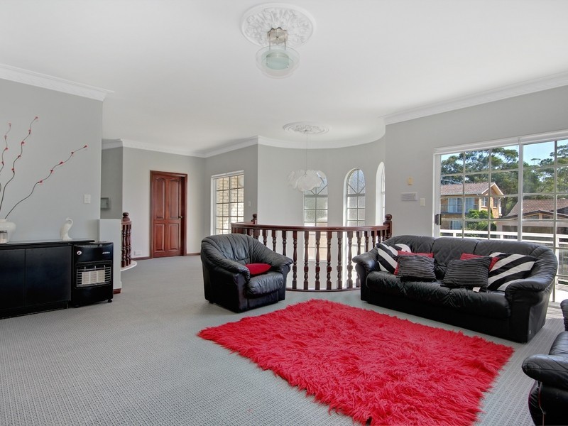 5 Palmer Close, Illawong NSW 2234