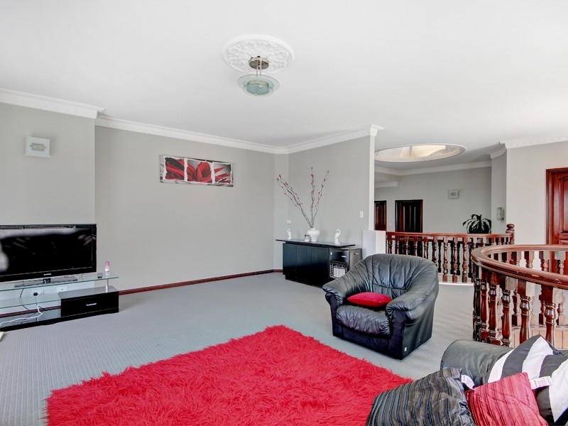 5 Palmer Close, Illawong NSW 2234