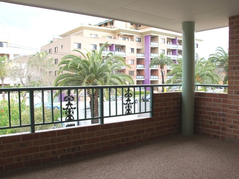 5 Eighth Ave, Campsie NSW 2194