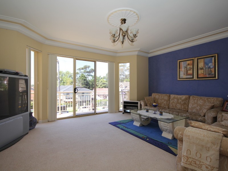 11 Allawah Ave, Carss Park NSW 2221