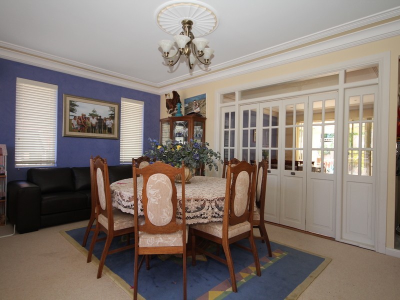 11 Allawah Ave, Carss Park NSW 2221