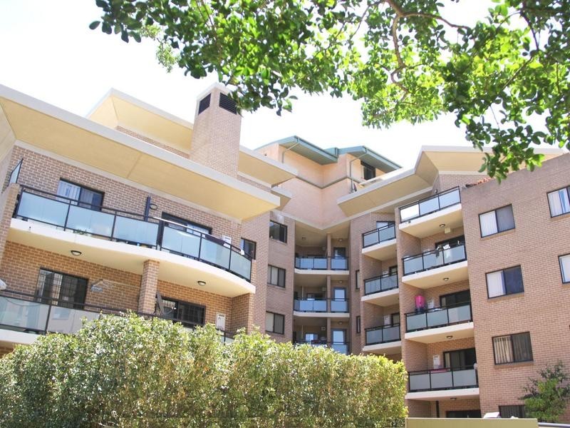 9/8 Eighth Ave, Campsie NSW 2194