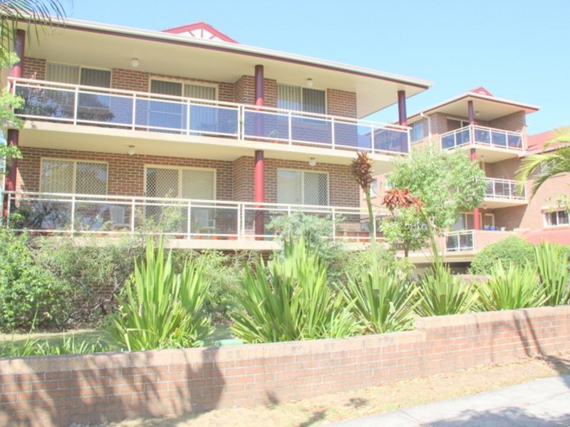 8/7-13 Third Avenue, Campsie NSW 2194