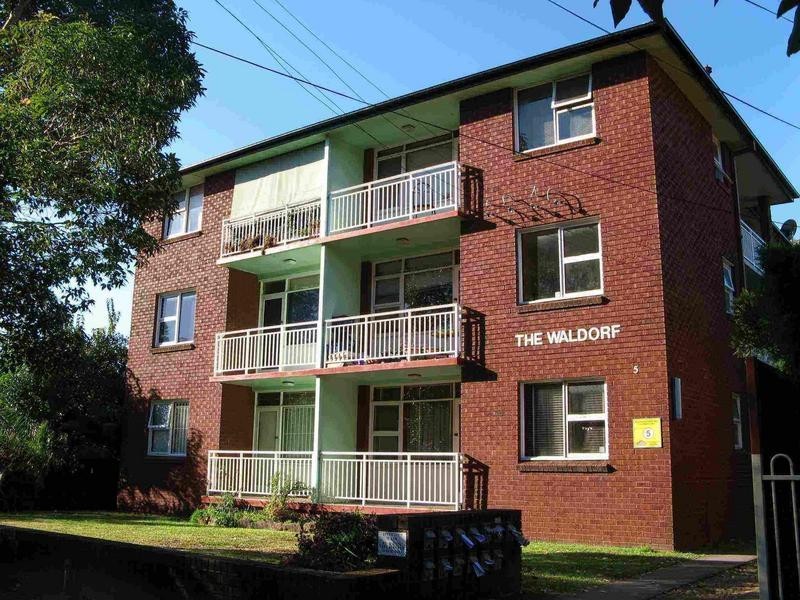 8/5 Fourth Ave, Campsie NSW 2194