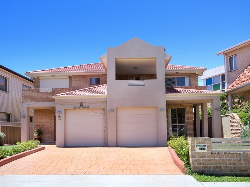 34a Wesley St, Greenacre NSW 2190