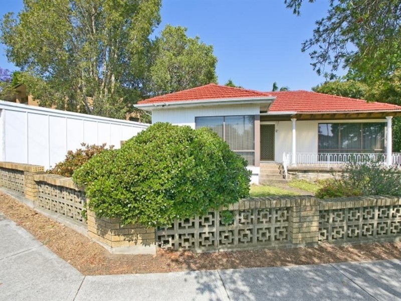 2a Thorncraft Prd, Campsie NSW 2194