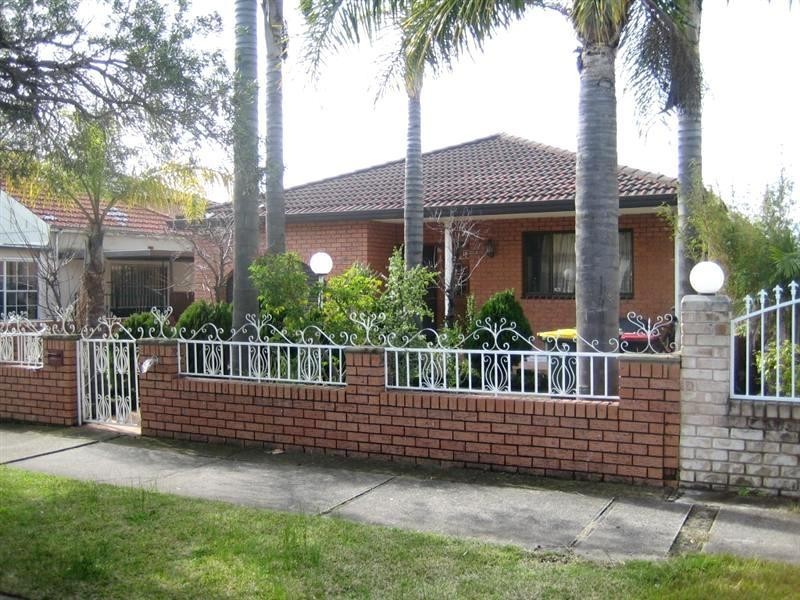 36 Burns St, Campsie NSW 2194