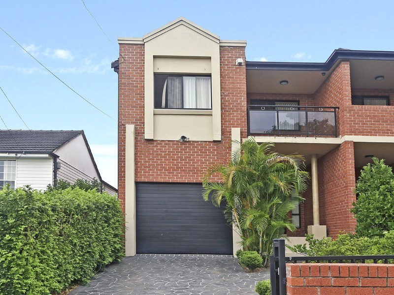 264 Wangee road, Greenacre NSW 2190