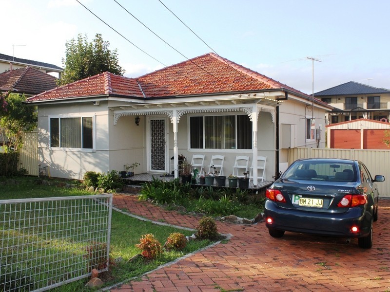 249a wangee rd, Greenacre NSW 2190