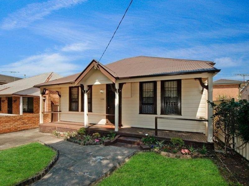 126 Ninth Ave, Campsie NSW 2194