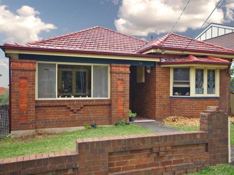14 Nicholas Ave, Campsie NSW 2194