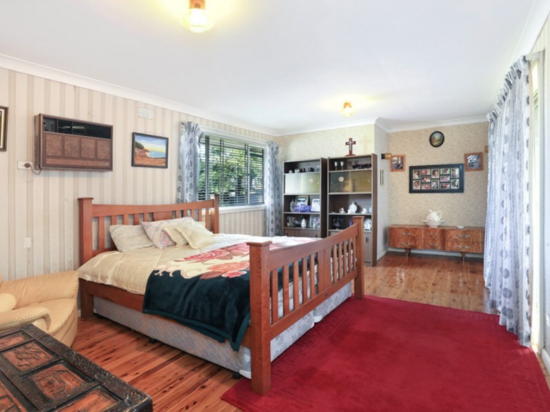 9 Toby Crescent, Panania NSW 2213