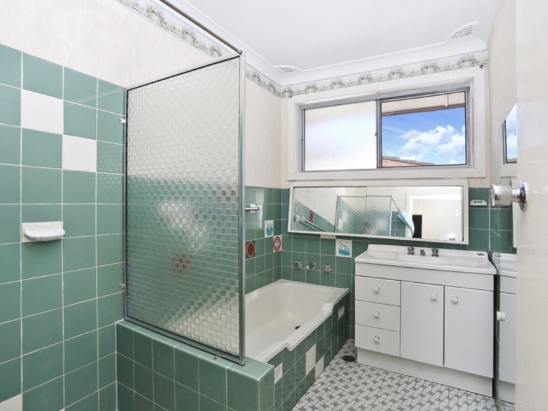 9 Toby Crescent, Panania NSW 2213