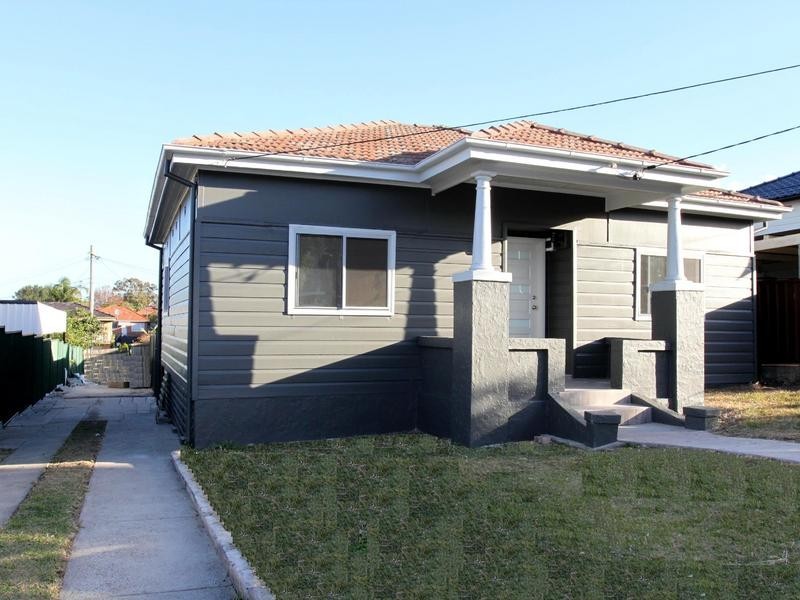 116 Old Kent Rd, Greenacre NSW 2190