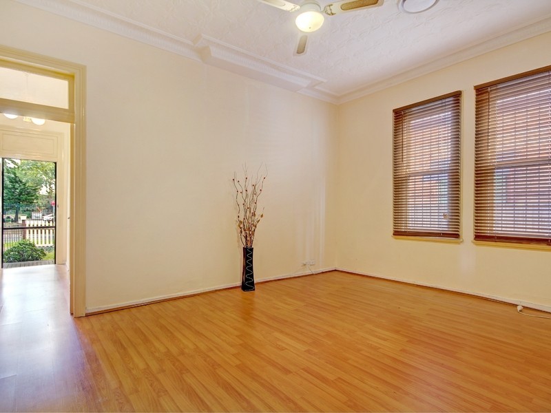 126 Ninth Ave, Campsie NSW 2194