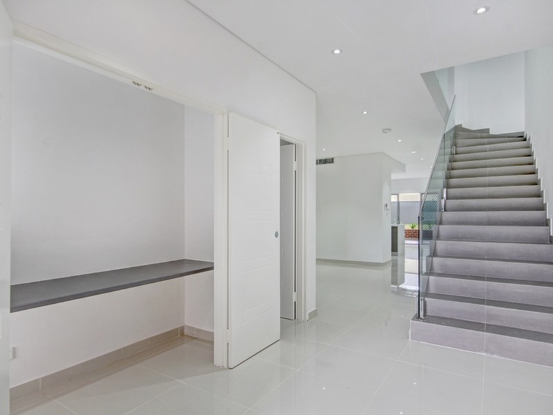 27 Tracey St, Revesby NSW 2212