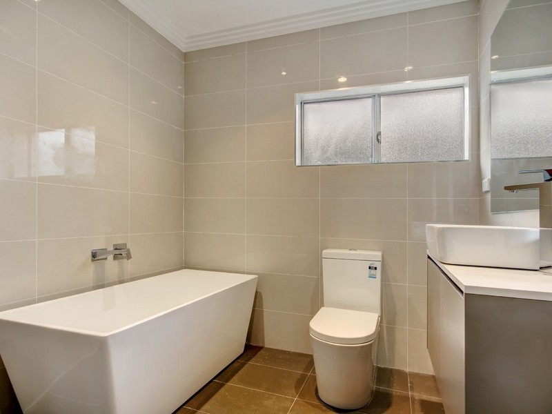 27 Tracey St, Revesby NSW 2212