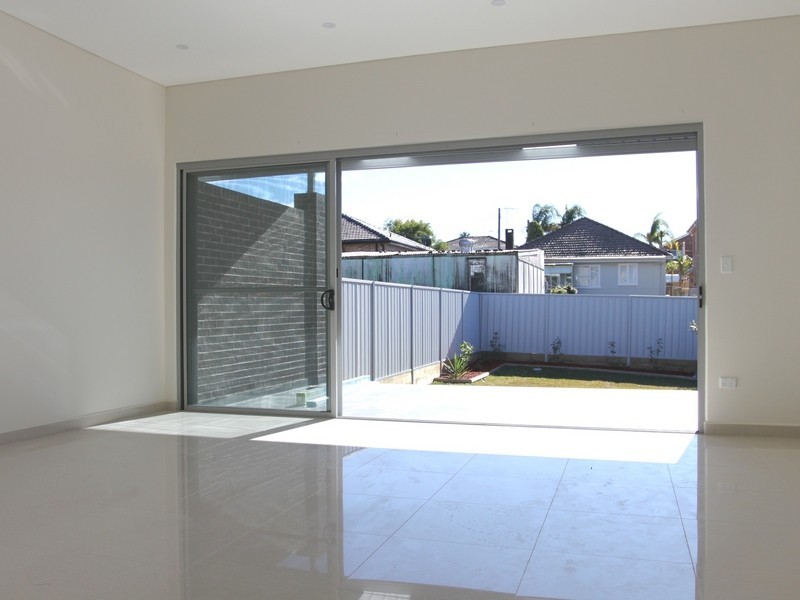 245 Wange Rd, Greenacre NSW 2190