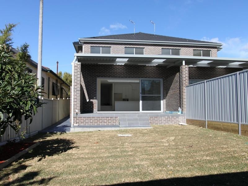 245 Wange Rd, Greenacre NSW 2190