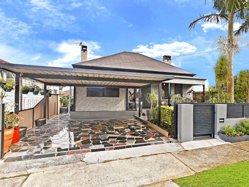 3 Flora Street, Roselands NSW 2196