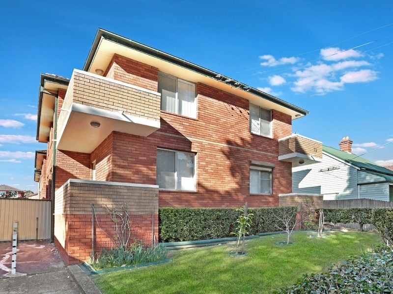 72 Ninth Ave, Campsie NSW 2194