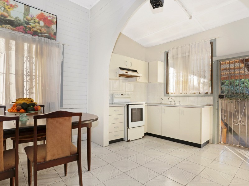 43 Amy Street, Campsie NSW 2194