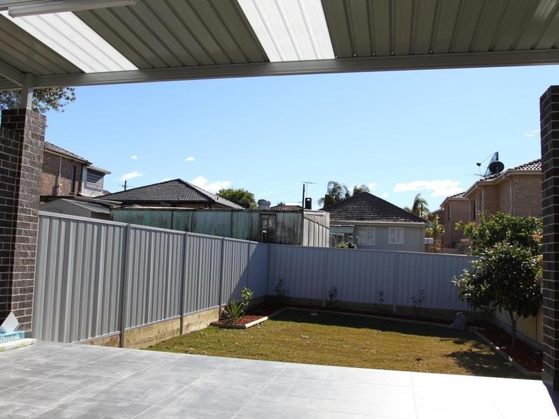 245 Wangee Rd, Greenacre NSW 2190
