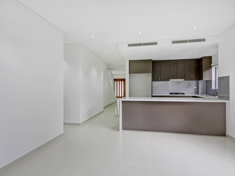 27 Tracey St, Revesby NSW 2212