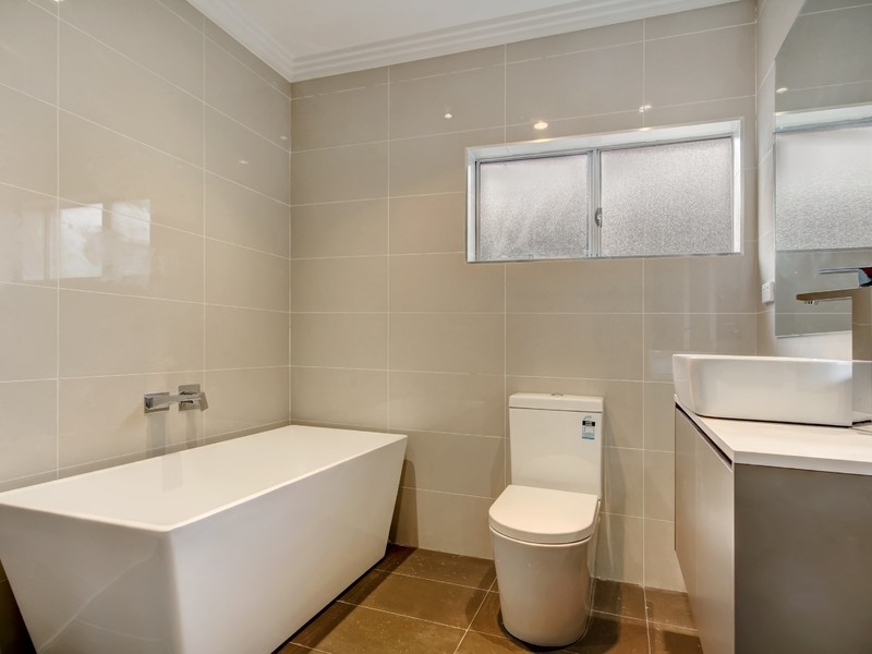 27 Tracey St, Revesby NSW 2212