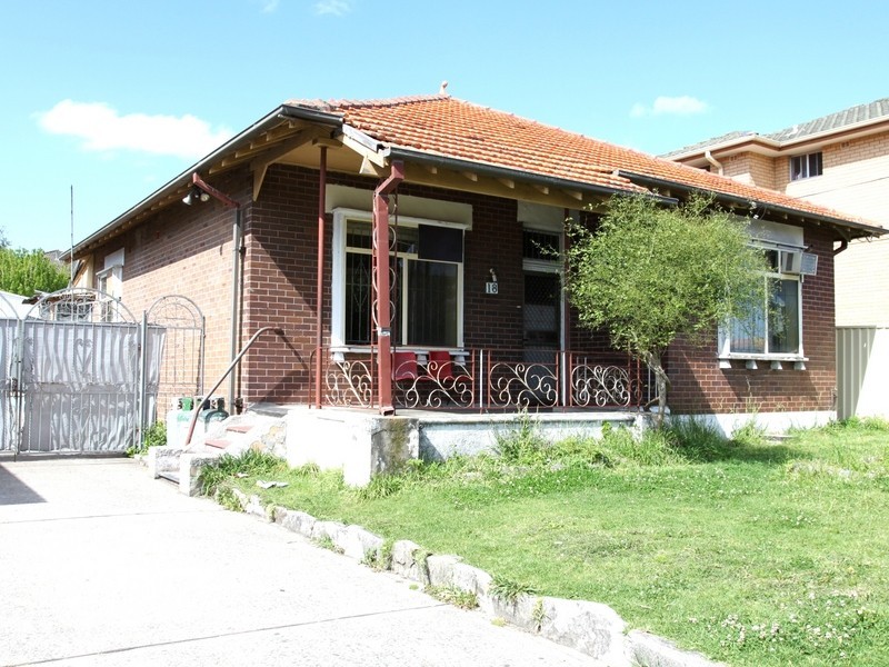 18 Ferguson Ave, Wiley Park NSW 2195