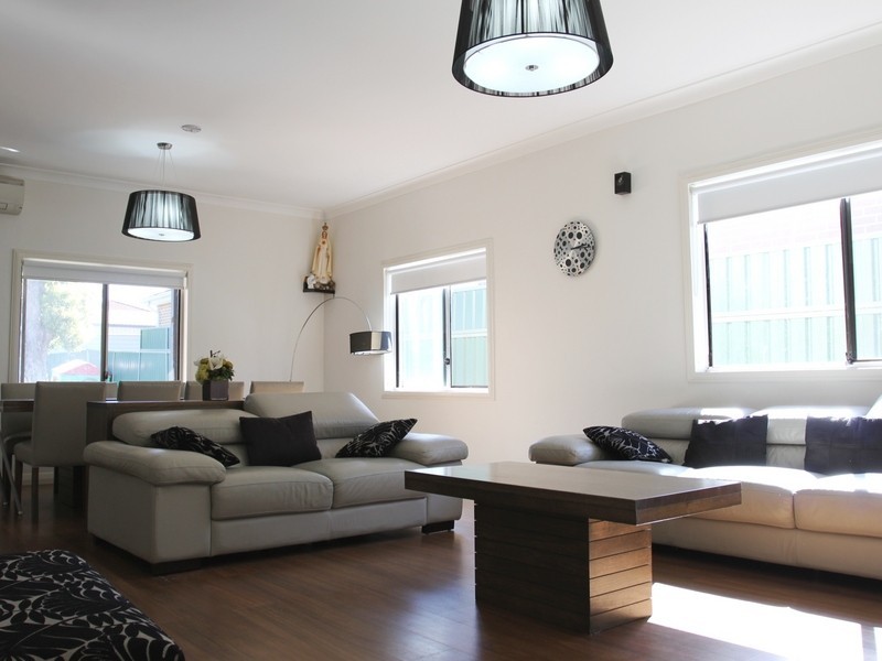 35 Platts Ave, Belmore NSW 2192