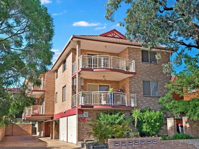 2/136 Evaline Street, Campsie NSW 2194