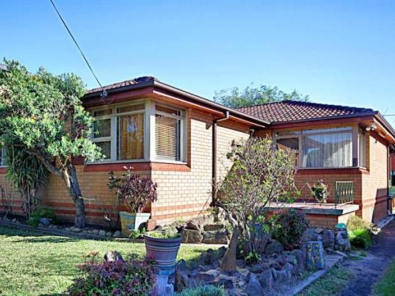 27 Fletcher St, Campsie NSW 2194