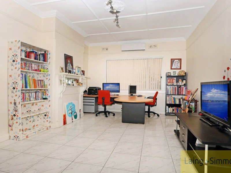 9 Clissold Parade, Campsie NSW 2194