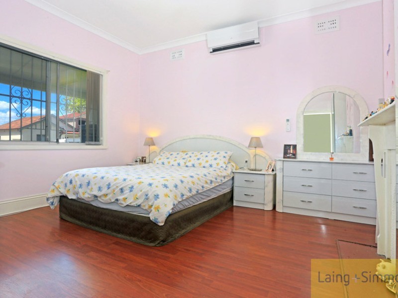 9 Clissold Parade, Campsie NSW 2194