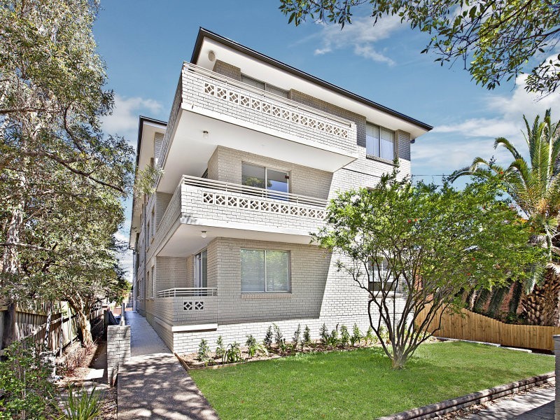 4/62 Fourth Ave, Campsie NSW 2194