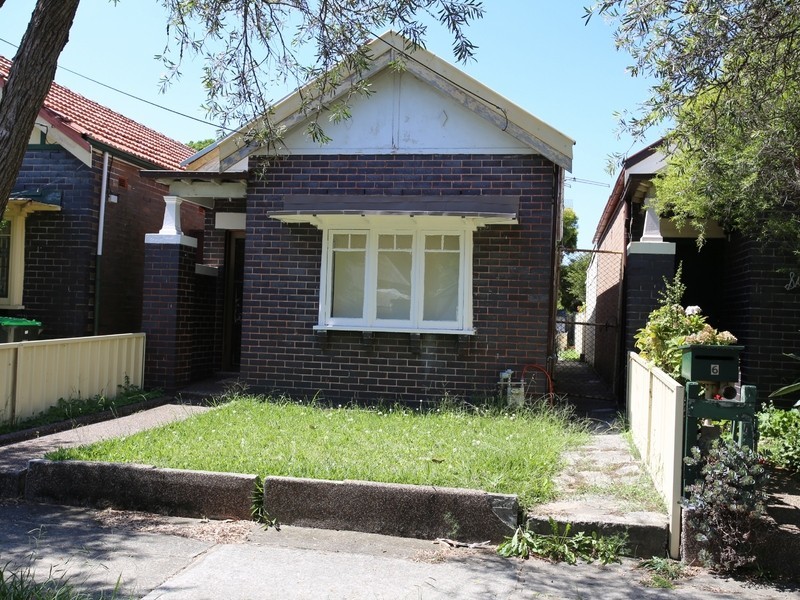 4 Moore St, Campsie NSW 2194