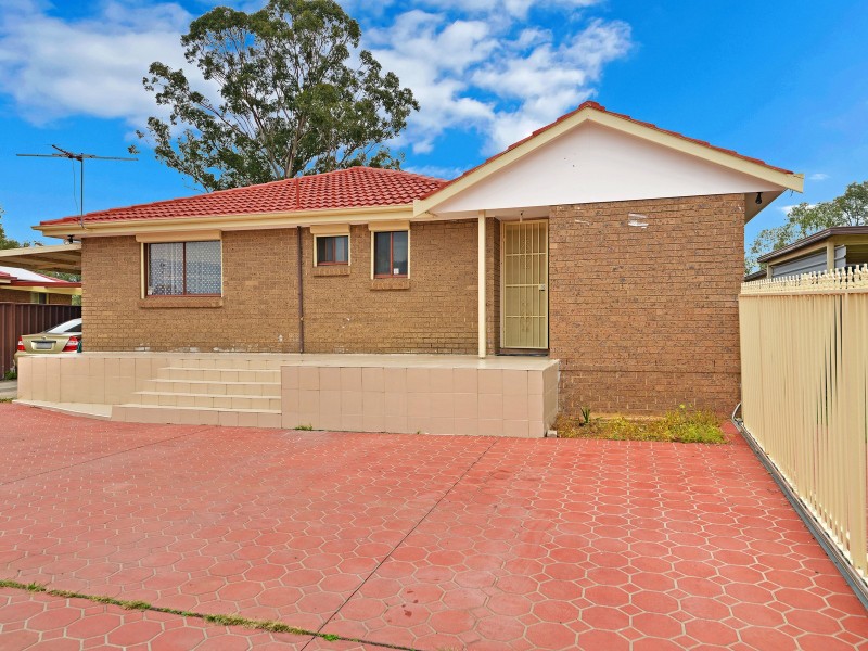 26 Conrad St, Wetherill Park NSW 2164
