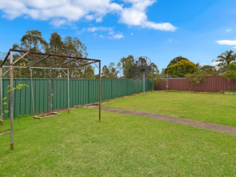 26 Conrad St, Wetherill Park NSW 2164