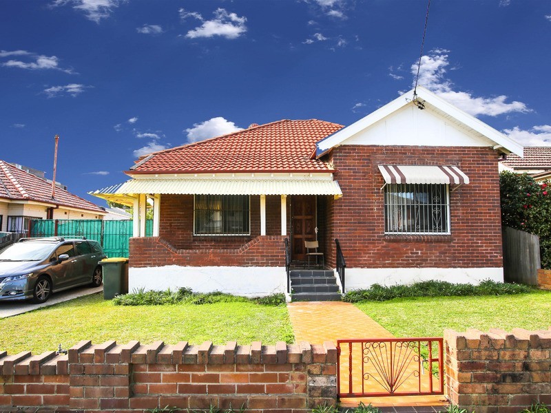 32 Matthews Street, Punchbowl NSW 2196