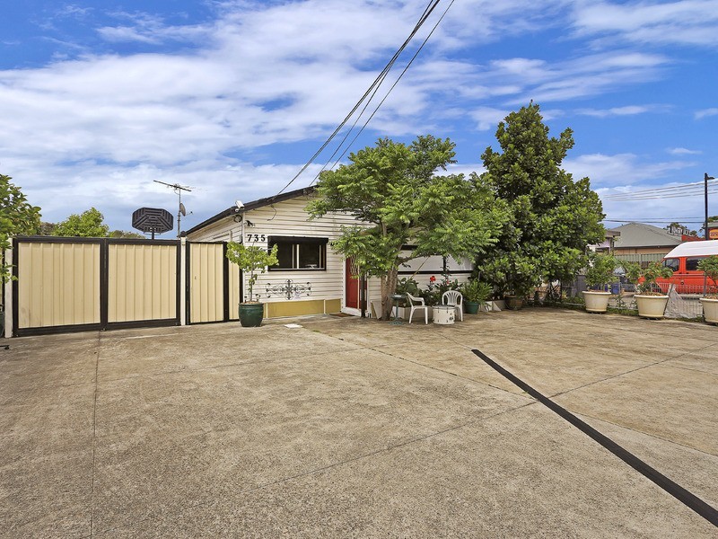 735 Hume Hwy, Bass Hill NSW 2197
