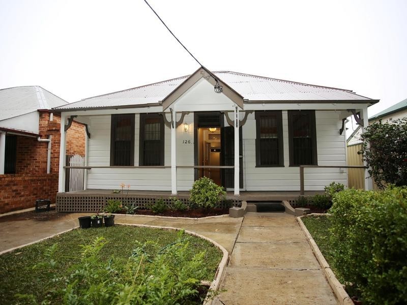 126 Ninth Ave, Campsie NSW 2194